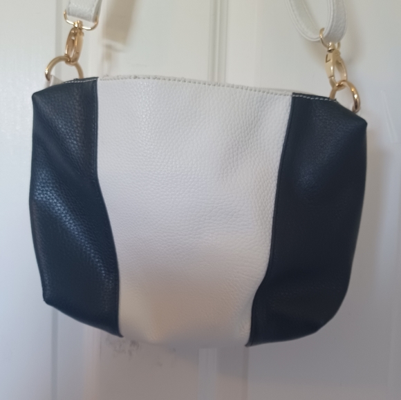 Black and White Color Block Shoulder Bag - Picture 4 of 11